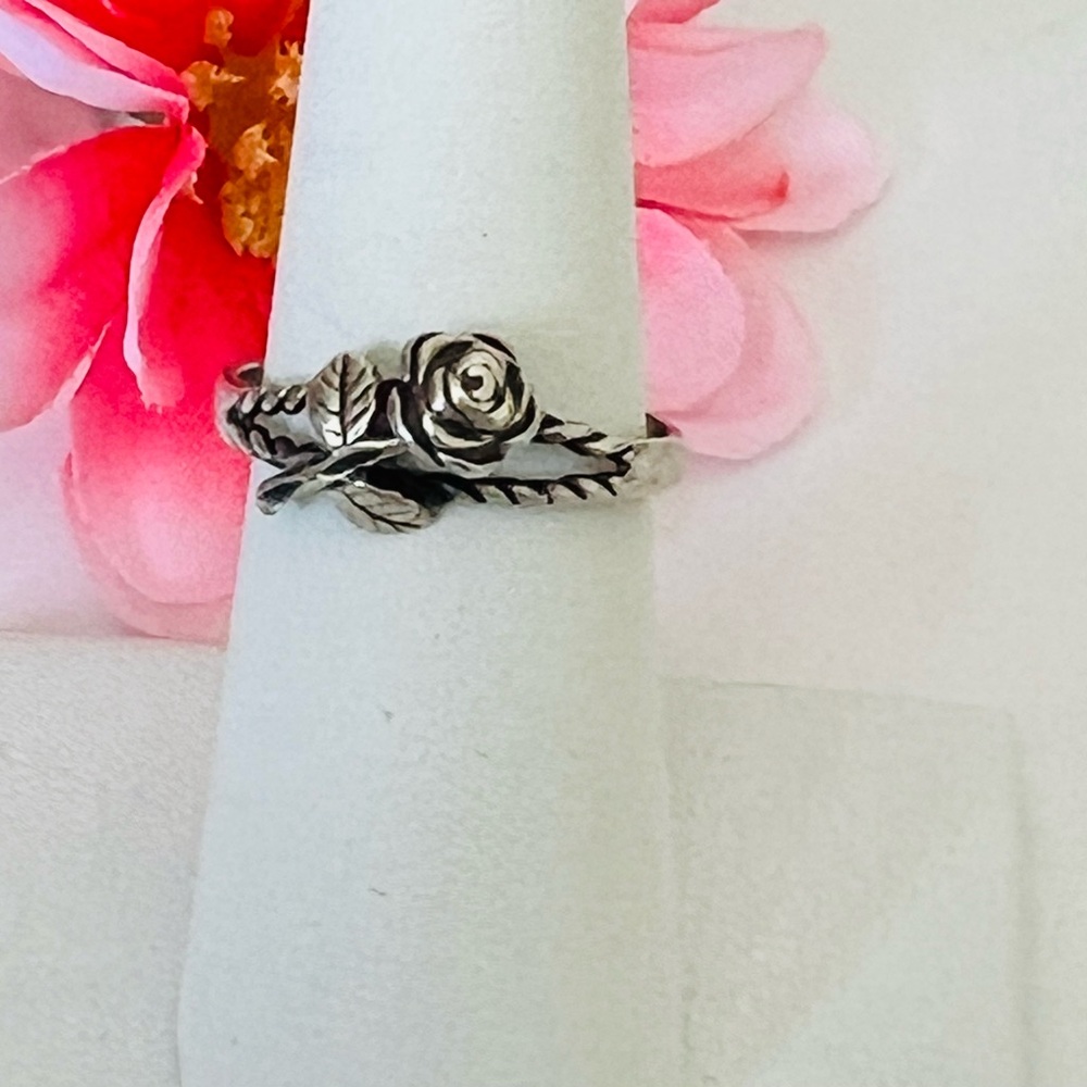 Vintage Silver Rose Ring size 7